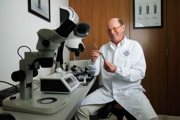 Dr. Geninho Thomé, fundador da Neodent.